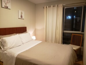 3 chambres, fer et planche à repasser, Wi-Fi, draps fournis
