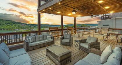 Epic Branson Escape | 10BR Home w/ Pool, Deck, Arcade & Free Show Tickets!