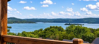 Epic Branson Escape | 10BR Home w/ Pool, Deck, Arcade & Free Show Tickets!