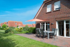 Outdoor dining - Holiday home North Sea breeze (Nessmersiel)