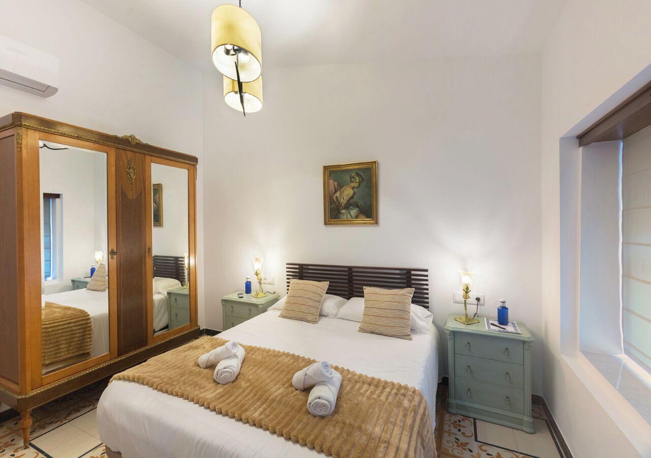 Quarto tradicional | Roupas de cama antialérgicas, edredons de pluma, Wi-Fi de cortesia