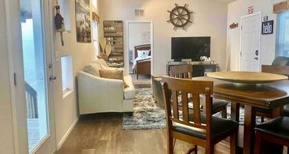🛟🎣😎Harbor Lite 2BdrmDreamHouse +Loft! AT the PORT. Peeks of Harbor,River,Ocean!