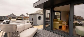 Husbåt i Offingawier med Sjøutsikt