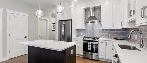 Microwave, stovetop, dishwasher, coffee/tea maker