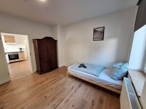 2 多间卧室、熨斗/熨衣板、免费 WiFi、床单