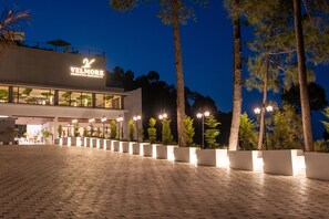 Building design - Velmore Kasauli Operated by Royal Orchid (Kasauli)