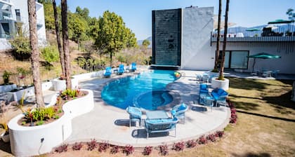 Velmore Kasauli Operated by Royal Orchid