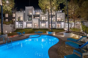 Outdoor pool - Velmore Kasauli Operated by Royal Orchid (Kasauli)