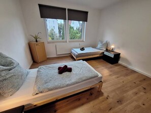 2 bedrooms, free WiFi, bed sheets - Komplett neu Renovierte, Zentrale 2-zimmer-wohnung in Hagen (Hagen)