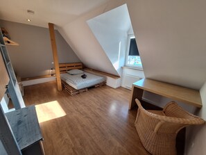 3 Schlafzimmer, Schreibtisch, Bügeleisen/Bügelbrett, kostenloses WLAN