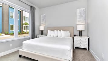 4 soverom, safe på rommet, strykejern/-brett og reiseseng for barn