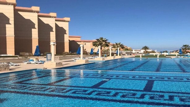 Unclassified image, 1 of 25, button - "vip Hurghada Amazing New 2-bed Apartment! on the Beach" (Hurghada)