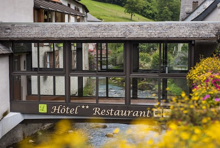 Fachada de la propiedad. Hotel Auberge de l'Isard