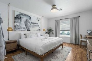 4 bedrooms, travel crib, WiFi, bed sheets