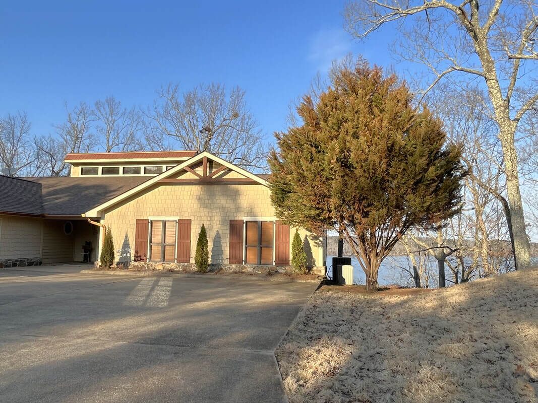 Highstone Cottage Lakefront on Pickwick Lake