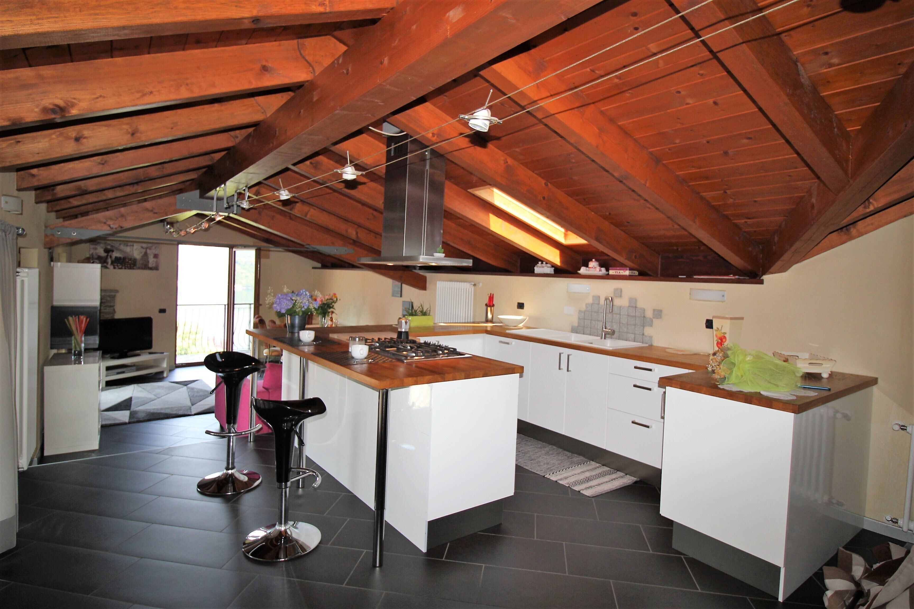 Réfrigérateur, four, plaque de cuisson, lave-vaisselle