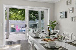 Dining - Stunning Coastal Escape w. private pool & spa, arcade, near themed parks & beach (Mission Viejo)