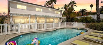 Stunning Coastal Escape w. private pool & spa, arcade, near themed parks & beach