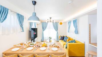 Executive House | In-room dining