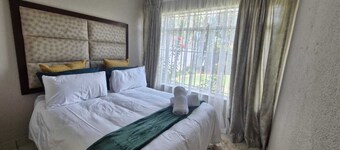 Peaceful garden cottage close to OR Tambo international airport 
