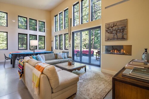 Luxury Home, Hot Tub, Suncadia Pool Access