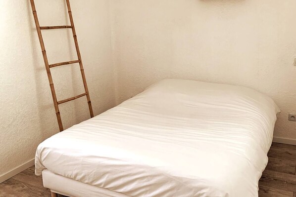 1 bedroom, iron/ironing board, WiFi