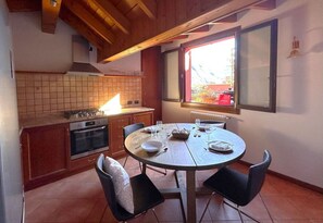 Réfrigérateur, four, plaque de cuisson, lave-vaisselle