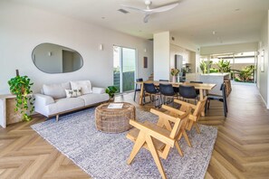 TV, fireplace, offices