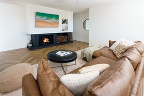 TV, fireplace, offices