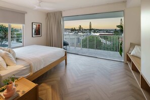 6 soveværelser, skrivebord, strygejern/strygebræt, weekendseng