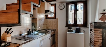 Charming house on 3 levels in the village of Riva San Vitale (LA CASETTA DI RIVA