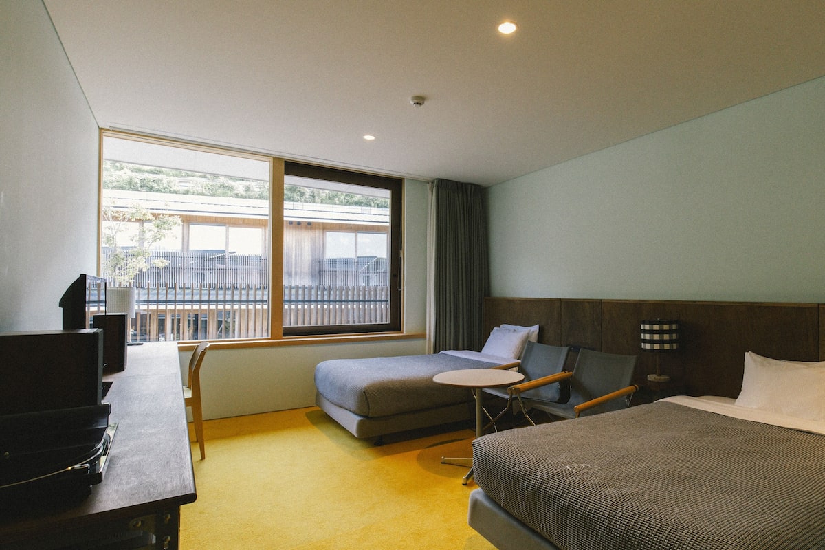 In-room safe, desk, laptop workspace, WiFi (free)