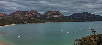 The Tides - Luxury Accommodation in Coles Bay