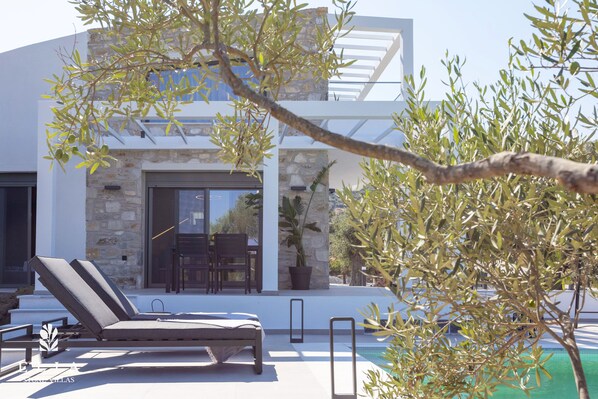 Terrace/patio - Premium Private Pool Villa, Elia Stone Villas (Thasos)