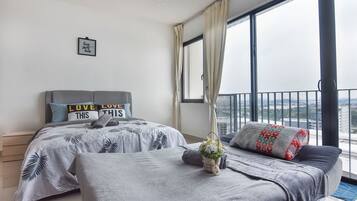 Chambres insonorisées, fer et planche à repasser, draps fournis