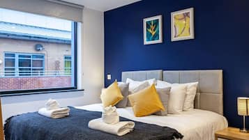 1 bedroom, desk, iron/ironing board, WiFi