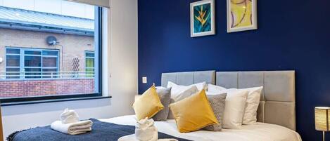 1 bedroom, desk, iron/ironing board, WiFi