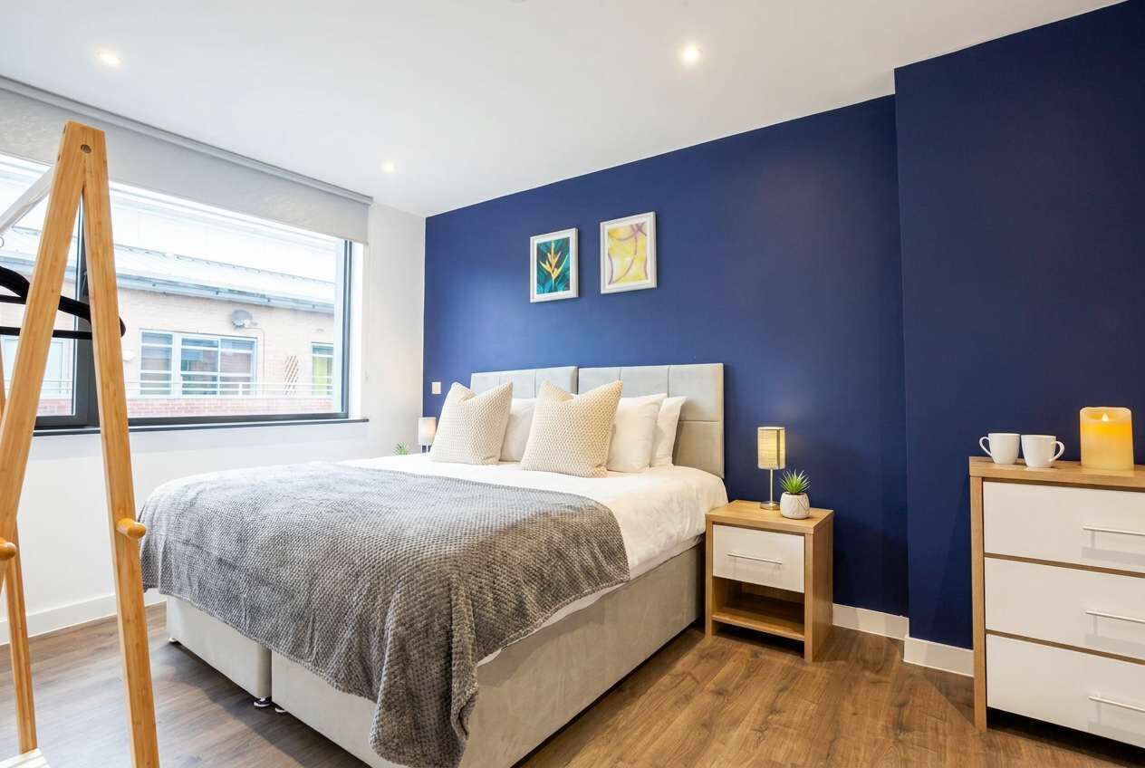 1 bedroom, desk, iron/ironing board, WiFi