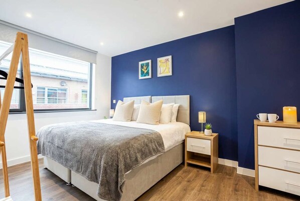 1 bedroom, desk, iron/ironing board, WiFi