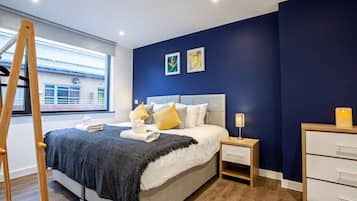 1 bedroom, desk, iron/ironing board, WiFi
