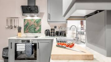 Fridge, microwave, oven, stovetop