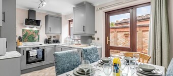 3BR Home | Parking | Dart Board | Pet Friendly