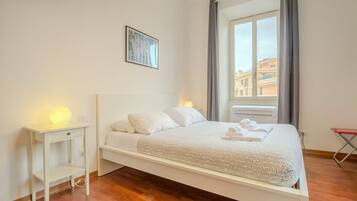 3 Schlafzimmer, Schreibtisch, BĂŒgeleisen/BĂŒgelbrett, WLAN