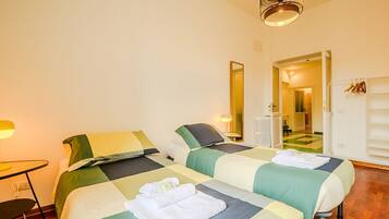 3 bedrooms, desk, iron/ironing board, WiFi
