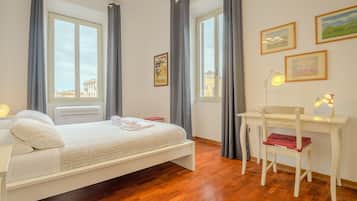 3 Schlafzimmer, Schreibtisch, BĂŒgeleisen/BĂŒgelbrett, WLAN