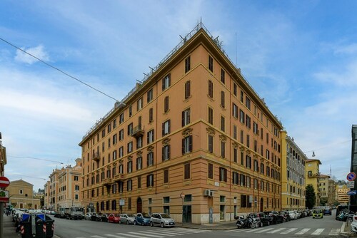 Candia Cento Apartment Vatican Museums