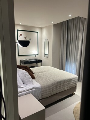 Hypo-allergenic bedding, minibar, in-room safe, desk - Living Yard Thissio (Athens)