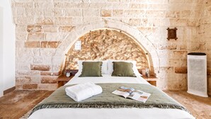 Villa – standard, 6 soverom, mikrobølgeovn (Masseria Misocampo With Garden And) | 6 soverom og safe på rommet