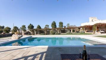 Piscina externa sazonal