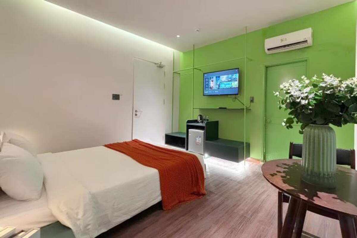 Desk, iron/ironing board (on request), free WiFi, bed sheets